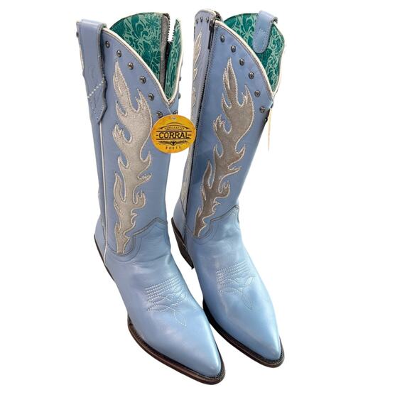 Corral Baby Blue Flame Studded Embroidered Western Boots Snip Toe 8.5M NWOB - Picture 6 of 13